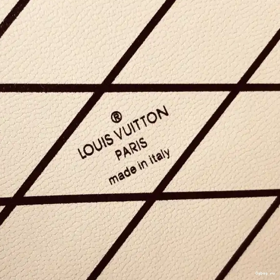 With Louis Vuitton Alligator Leather CHAPEAU BOITE PETITE 0515